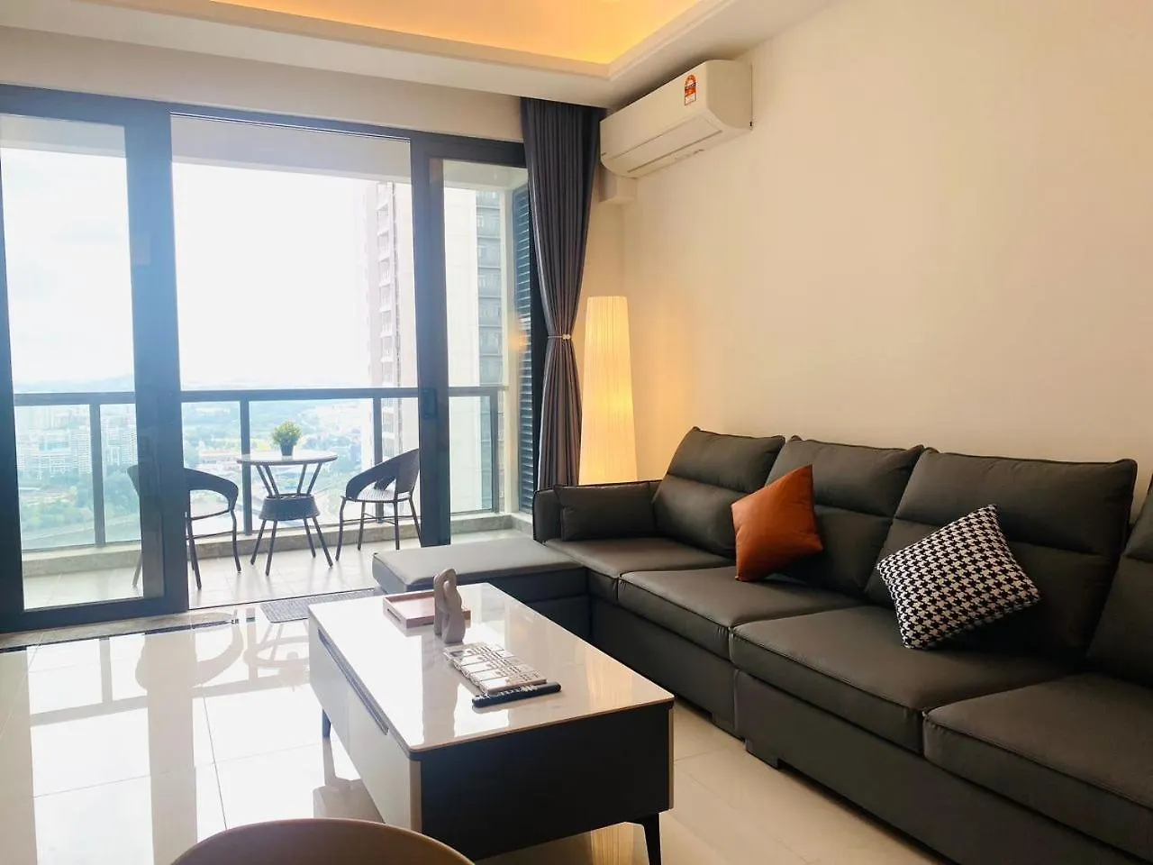 R&F Seine Region Family Suite Seaview 4Br 10-15Pax Near R&F Mall Ciq 新山 0*,  马来西亚